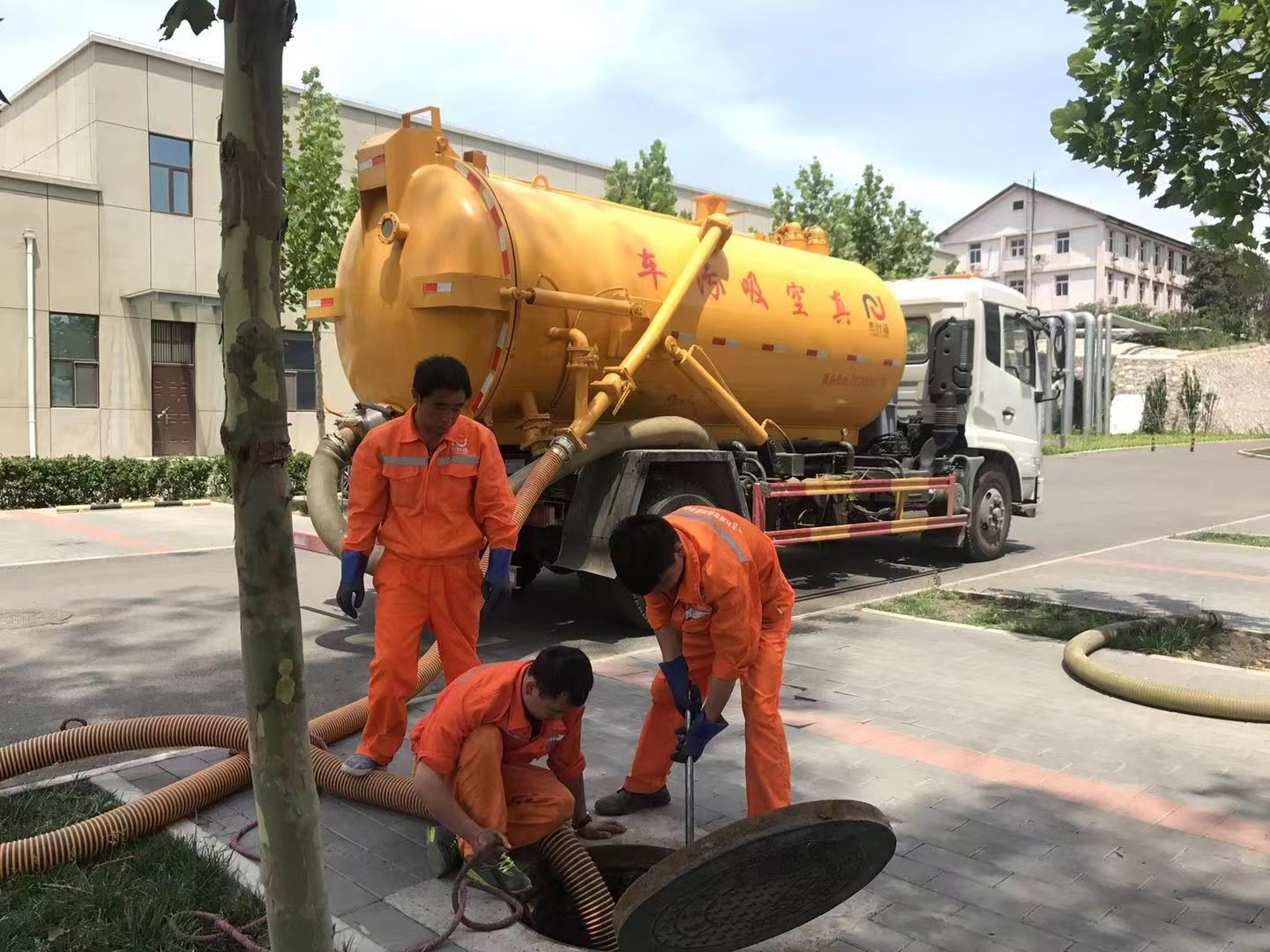 福绵化粪池清理与5-8吨吸粪车施工效率分析
